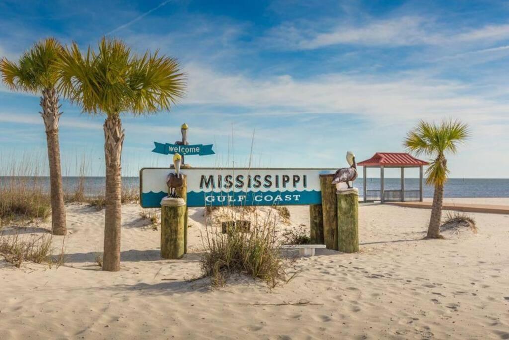 4/3 Home Centrally Located, Beach, Casino, Airport, Dining, Golfing, Shopping, Entertainment Gulfport Eksteriør billede