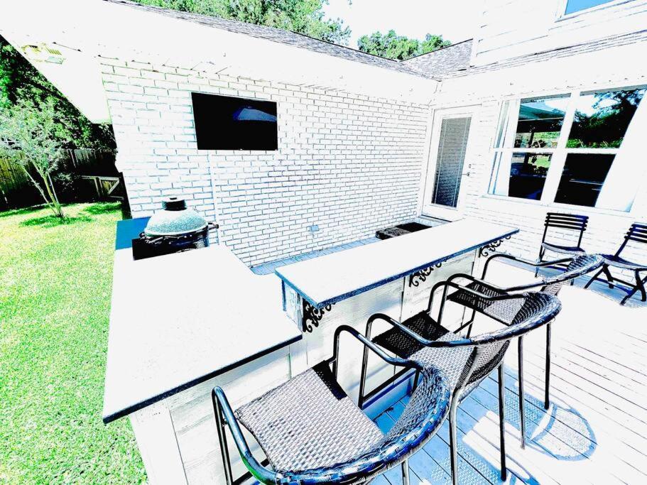 4/3 Home Centrally Located, Beach, Casino, Airport, Dining, Golfing, Shopping, Entertainment Gulfport Eksteriør billede