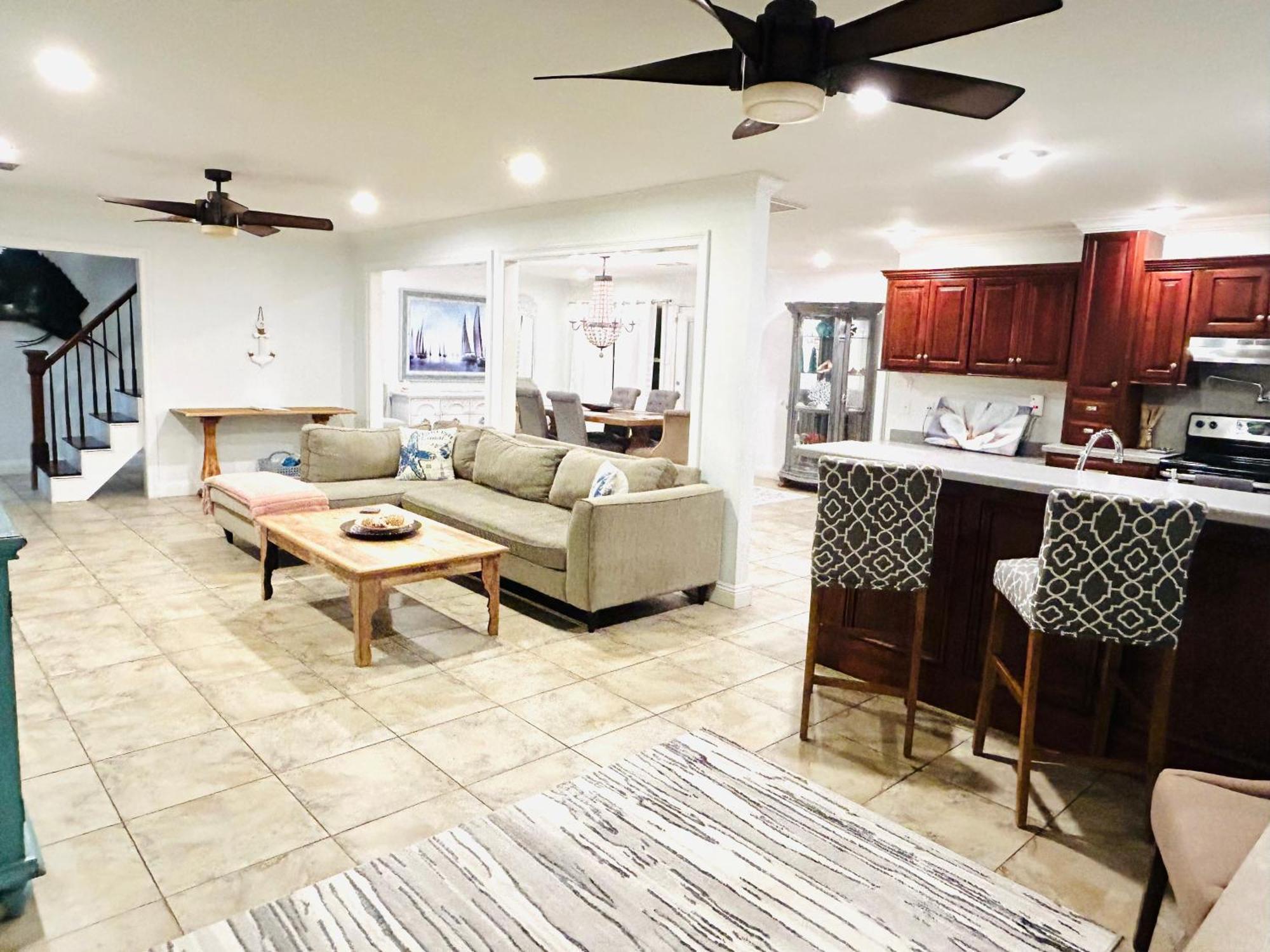 4/3 Home Centrally Located, Beach, Casino, Airport, Dining, Golfing, Shopping, Entertainment Gulfport Eksteriør billede